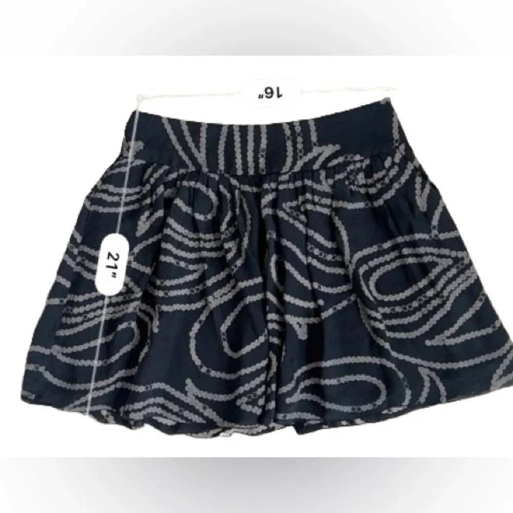 Banana Republic Black Ivory Chain Bead Print Pleated Mini 100% Silk Skirt Size 8
